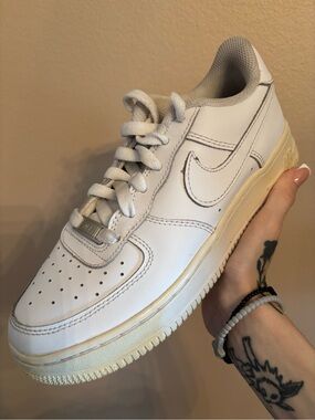 Nike Air Force 1 LE GS 'Triple White'